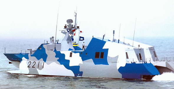 老 猴空间-图片-022型隐身导弹快艇,采用白-灰-蓝涂装,色彩较为鲜亮