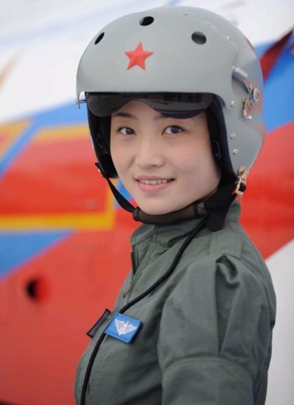 金凤展翅铿锵玫瑰-------余旭一路走好!